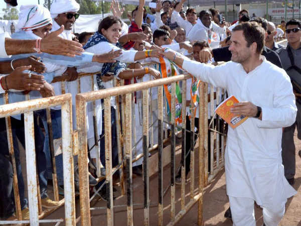 కర్ణాటకలో రాజకీయ ప్రేలాపణలు..! అసహనం వ్యక్తం చేసిన రాహుల్..!!