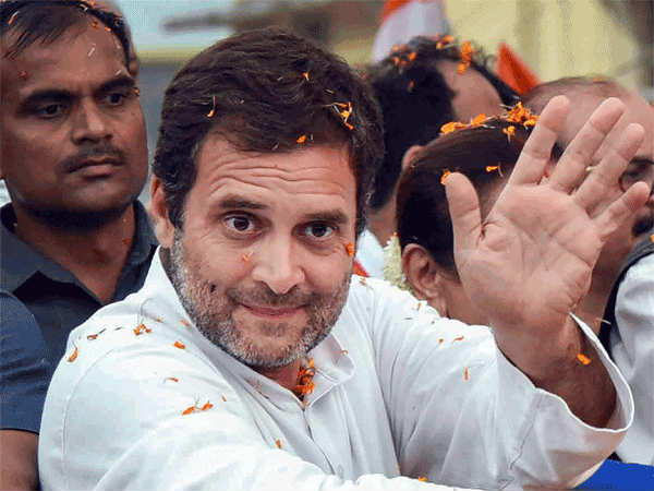 mulayam, akhilesh, varun lead mulayam, akhilesh, varun lead
