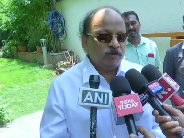 Karnataka Congress leader Roshan Baig has triggered a massive row amid Karnataka Congress leader Roshan Baig has triggered a massive row amid