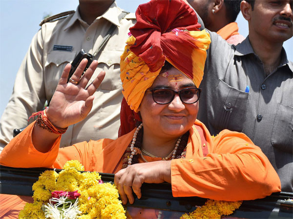 వివాదాస్పద నేత