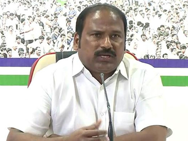 టీడీపీ నేతలు కల్లు తాగిన కోతుల్లా ఇష్టారాజ్యం మాట్లాడుతున్నారని సుధాకర్ మండిపాటు