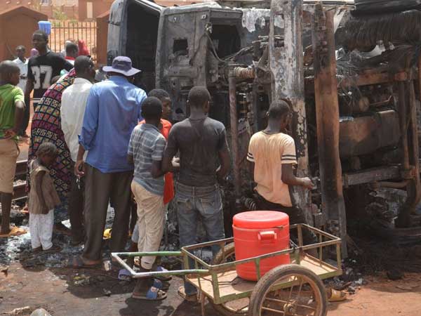 Tanker truck explosion in Niger kills 55 Tanker truck explosion in Niger kills 55