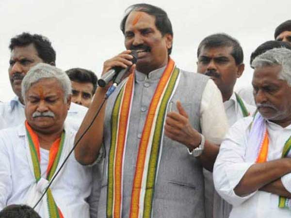 TRS is a substitute for Congress party.!And soon the former glory is back says uttam.. !! TRS is a substitute for Congress party.!And soon the former glory is back says uttam.. !!