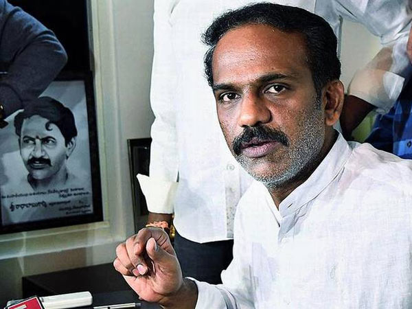 మొదటి నుంచీ సందిగ్దమే..! రాజకీయ భవితను తేల్చుకోలేని రాధా..!!