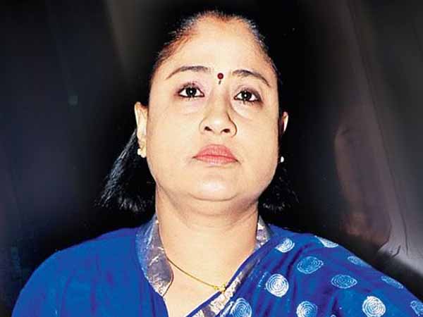 జగ్గా రెడ్డి వ్యాఖ్యలపై రాములమ్మ ఫైర్ .. పార్టీ శ్రేణుల్లో గందరగోళం క్రియేట్ చేస్తున్నారని మండిపాటు