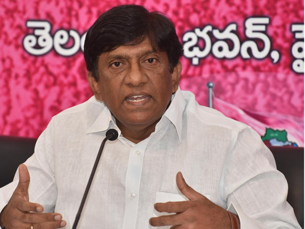 భిన్న స్వరాలు..! ఈసారి యునైటెడ్ ఫ్రంట్ తరహా ప్రభుత్వమంటున్న గులాబీ ఎంపి..!!