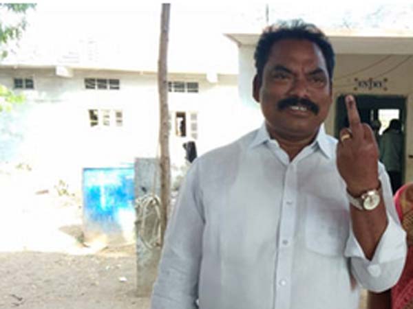 ఈ గోల ఏందిరా నాయనా..!