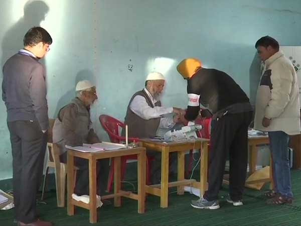 Polling has begun for the fifth phase of Lok Sabha elections Polling has begun for the fifth phase of Lok Sabha elections