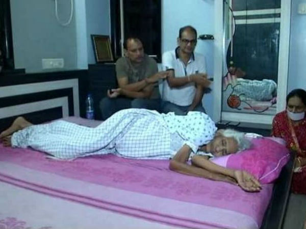 Jain woman a practice of voluntary fasting for death Jain woman a practice of voluntary fasting for death