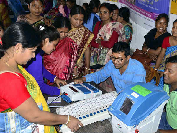 కలెక్టర్ మీద ఫిర్యాదు..