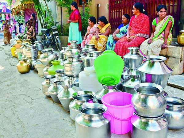 సమయపాలన లేదు..! ఉదయం 5 గంటలకే నీటి సరఫరా..!!