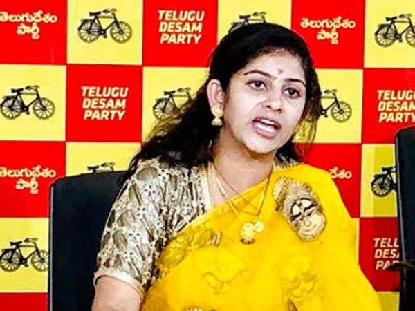 జగన్ పగటి కలలు కంటున్నారు .. అవి నెరవేరవు అన్న యామిని