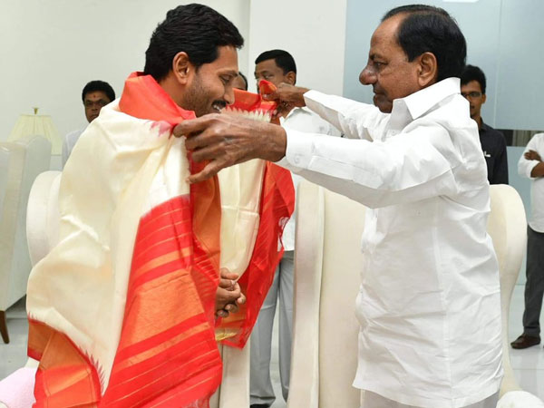 అంతా ఒక్కటిగా ఉన్నామని చాటి చెప్పేందుకు వేదిక కానున్న విజయవాడ