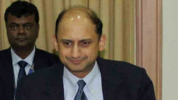 RBI Deputy Governor Viral Acharya Quits RBI Deputy Governor Viral Acharya Quits