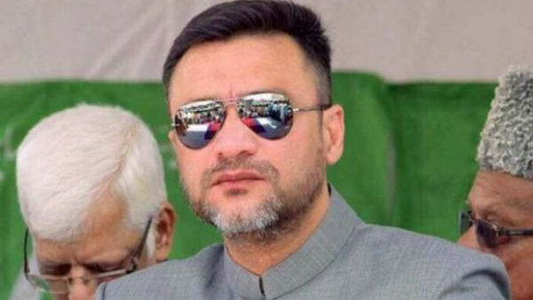 MIM Leader Akbaruddin owaisi moved to london for better treatment MIM Leader Akbaruddin owaisi moved to london for better treatment