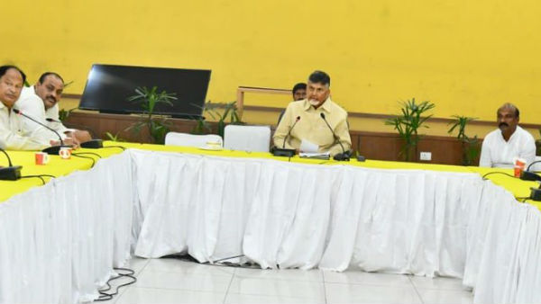 కాపు నేతల వెనుక ఉన్నదెవరు..