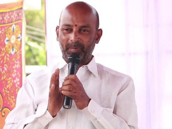 KCRs murder politics!We will control him.. says bjp mp Sanjay .. !! KCRs murder politics!We will control him.. says bjp mp Sanjay .. !!