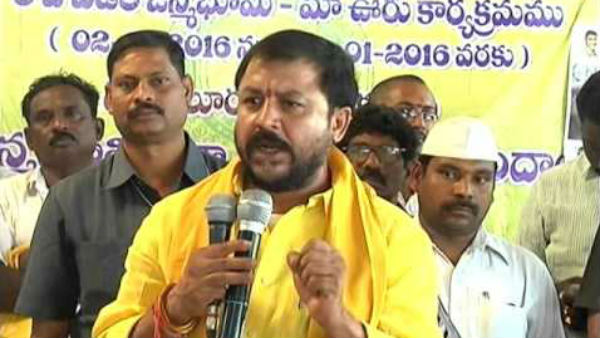 చింతమనేని పెట్టించారని పంటపొలాల పైప్ లైన్లు తీసివేత .. ఏటా ఎకరానికి వెయ్యి ఇచ్చామని రైతుల ఆందోళన