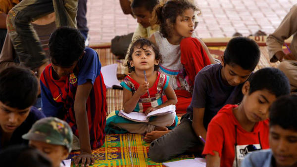 ప్రభుత్వ విద్యార్థులకు మాత్రమే అమ్మఒడి