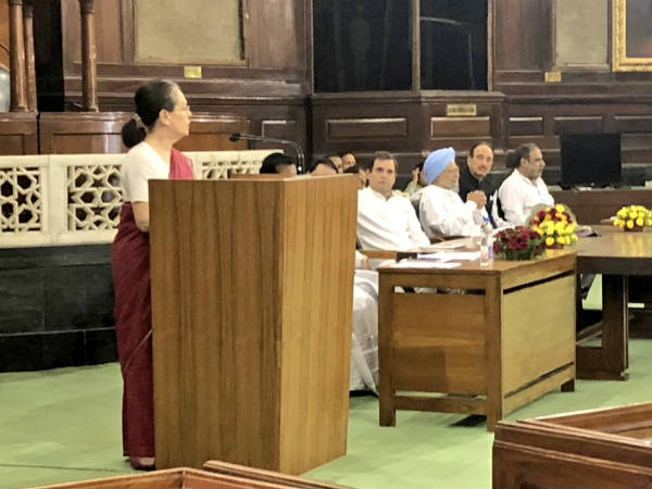 Sonia or Rahul: Congress MPS to meet in Delhi to elect Parliamentary leader Sonia or Rahul: Congress MPS to meet in Delhi to elect Parliamentary leader