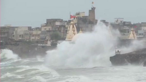 Strong winds, dust hit Somnath temple; Ahmedabad-Porbandar flights cancelled Strong winds, dust hit Somnath temple; Ahmedabad-Porbandar flights cancelled