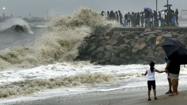 Cyclone Vayu moves towards Gujarat, to intensify in 24 hours Cyclone Vayu moves towards Gujarat, to intensify in 24 hours