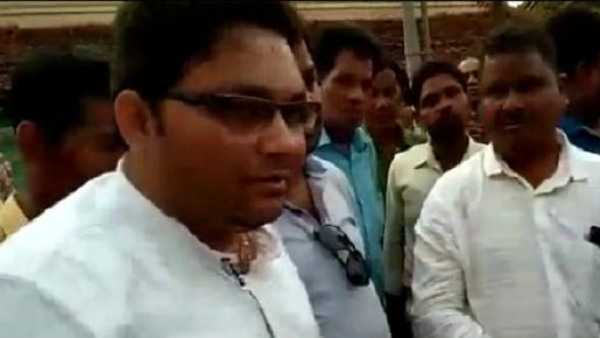 ఎమ్మెల్యేను అరెస్ట్ చేసిన పోలీసులు