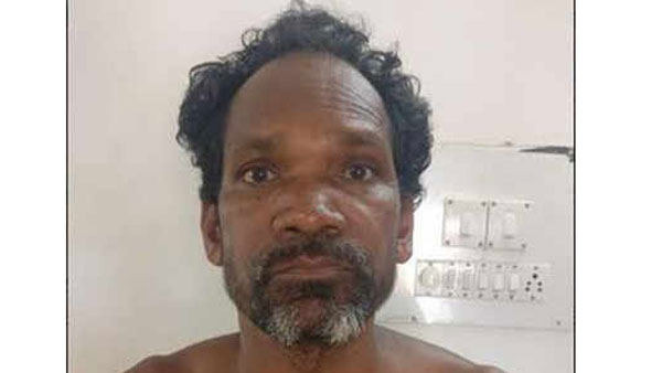 గొడ్డలితో నరికి చంపిన నిందితుడు