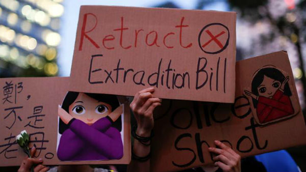 Hong Kong suspends proposed extradition bill,amid mounting protests Hong Kong suspends proposed extradition bill,amid mounting protests