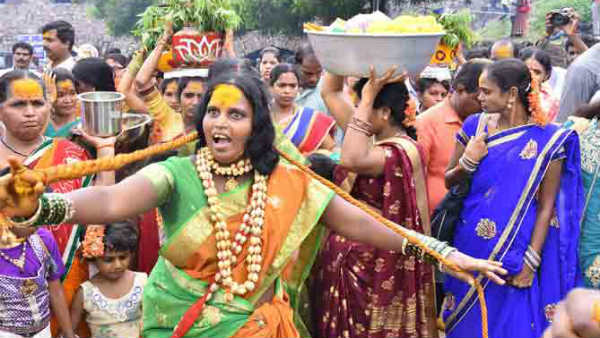 ఆలయాలకు ప్రభుత్వ సాయం.. నెల రోజులు సందడే
