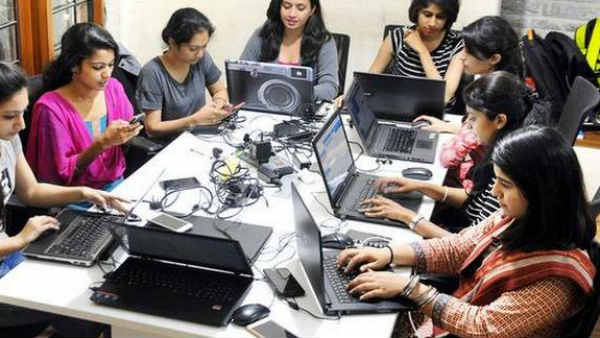 సాఫ్ట్వేర్ కంపనీలతో సమావేశం