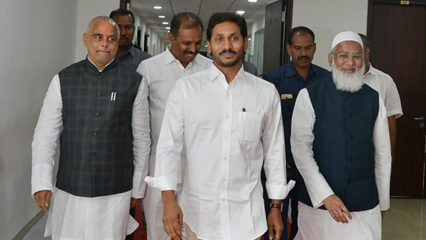 జగన్ ఆలోచన మారుతోందా..
