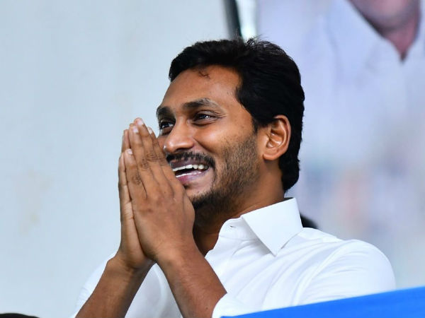 వైయస్ను గుర్తు చేస్తూ...