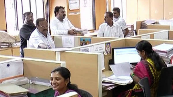 Fourth Saturday also holiday Karnataka Government issued the Orders Fourth Saturday also holiday Karnataka Government issued the Orders