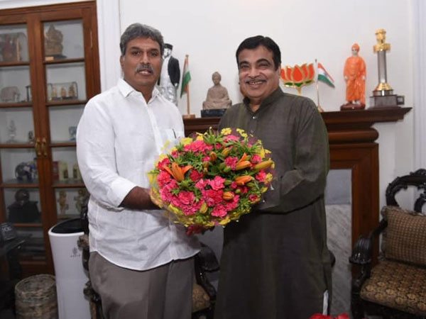 బీజేపీ వైపు చూస్తున్న కేశినేని నాని .. నితిన్ గడ్కరీని కలిసిన ఎంపీ నానీ