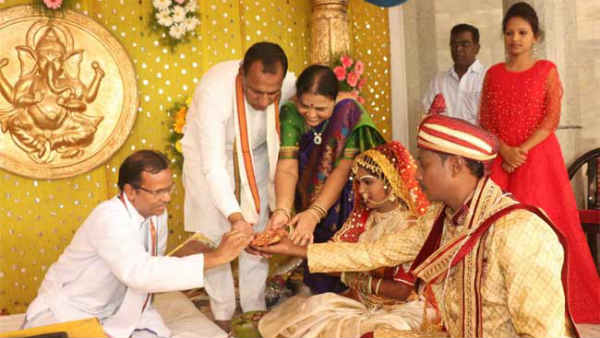 telangana minister mallareddy kanyadanam for poor bride telangana minister mallareddy kanyadanam for poor bride