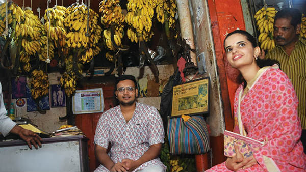 Royal couple visits Mysuru devaraja market and shopped vegetables. Royal couple visits Mysuru devaraja market and shopped vegetables.