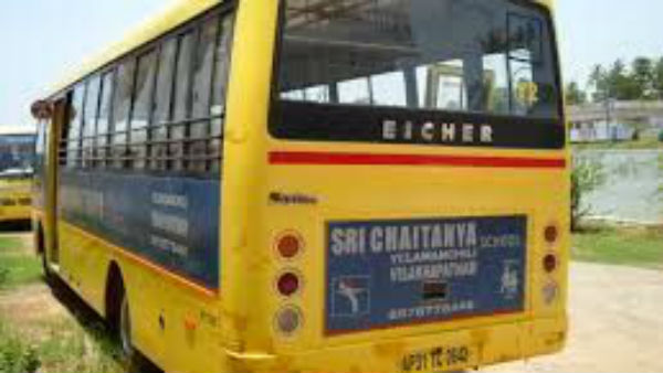 అనుమతులు లేని శ్రీ చైతన్య స్కూల్ సీజ్ చేసిన