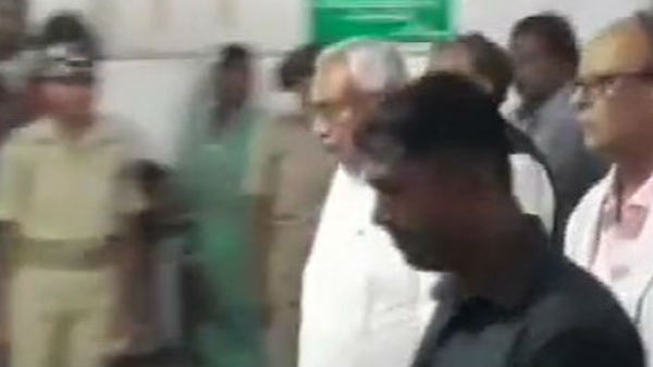 Angry relatives protest against Nitish outside hospital Angry relatives protest against Nitish outside hospital