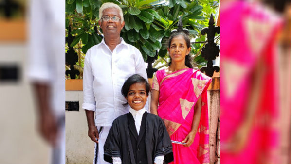 హేళన చేసిన తోటి విద్యార్థులు