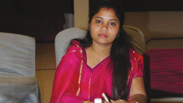 ముగ్గురు మహిళలకు అవకాశం..