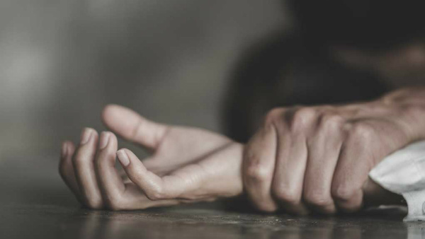 డాక్టర్లపై దాడి, ఫర్నీచర్ ధ్వంసం