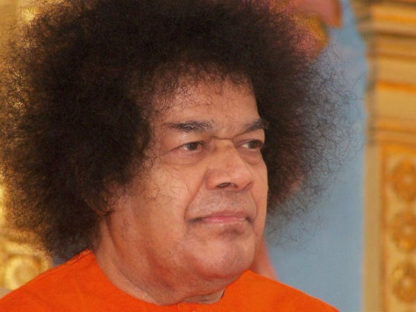 సత్య సాయిబాబా సేవకు గుర్తింపుగా..