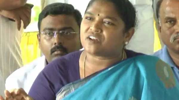 స్థానిక పరిస్థితులు, పార్టీ నేతల ఒత్తిడితో టీఆర్ఎస్ లో చేరాలని నిర్ణయం తీసుకున్నారనే ప్రచారం