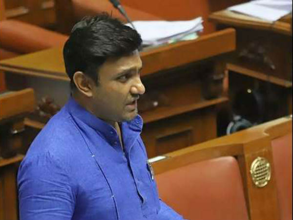 బీజేపీ, కాంగ్రెస్ ఎమ్మెల్యేలు