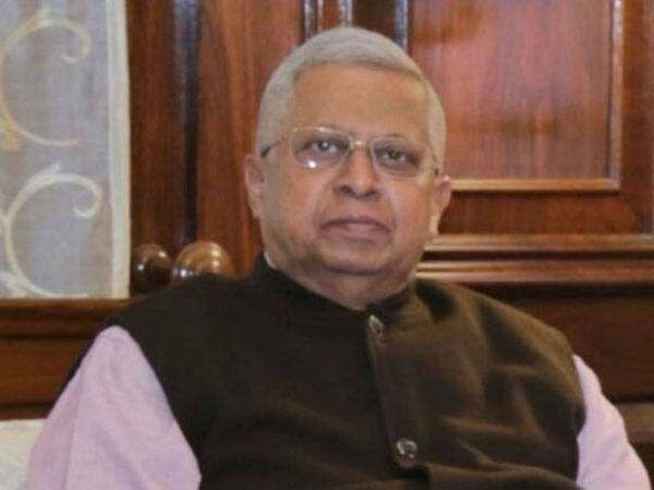 బార్ డ్యాన్సర్లుగా బెంగాలీ యువతులు