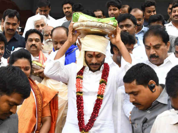 కూపీ లాగుతున్న సర్కార్..