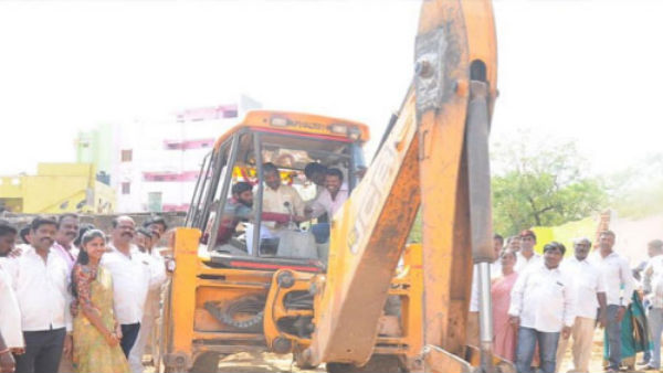 భూమి పూజ చెయ్యకుండా లారీల పార్కింగ్.. స్థలం నుండి లారీలను తీసివేయించిన అధికారులు