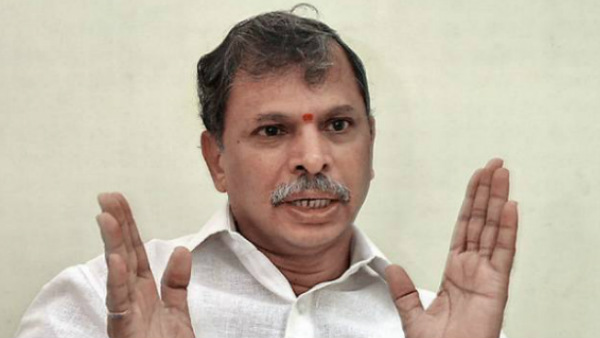 జలదీక్ష చేసి కాళేశ్వరం అక్రమ ప్రాజెక్ట్ అన్న జగన్ ఇప్పుడు ప్రారంభోత్సవానికి ఎలా వెళ్తారు అని ప్రశ్నించిన తులసీ రెడ్డి