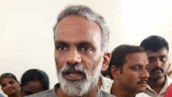 పవన్ కళ్యాణ్ తో భేటీ అయిన రాధాకృష్ణ .. గంటకుపైగా చర్చ